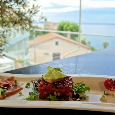 Hotel Calavita Rooftop & San-Martino-di-Lota