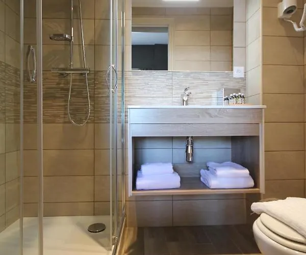 Calavita Rooftop & 4* San-Martino-di-Lota