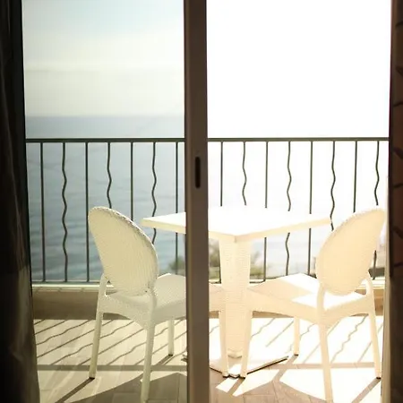Hotel Calavita Rooftop & Spa 4* San-Martino-di-Lota