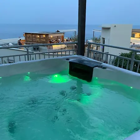 Hotel Calavita Rooftop & Spa San-Martino-di-Lota