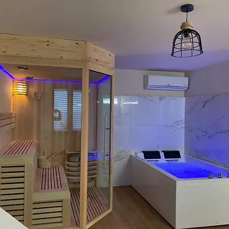 Hotel Calavita Rooftop & Spa San-Martino-di-Lota