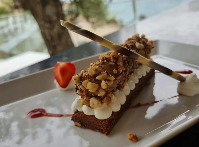 Calavita Rooftop & 4* San-Martino-di-Lota